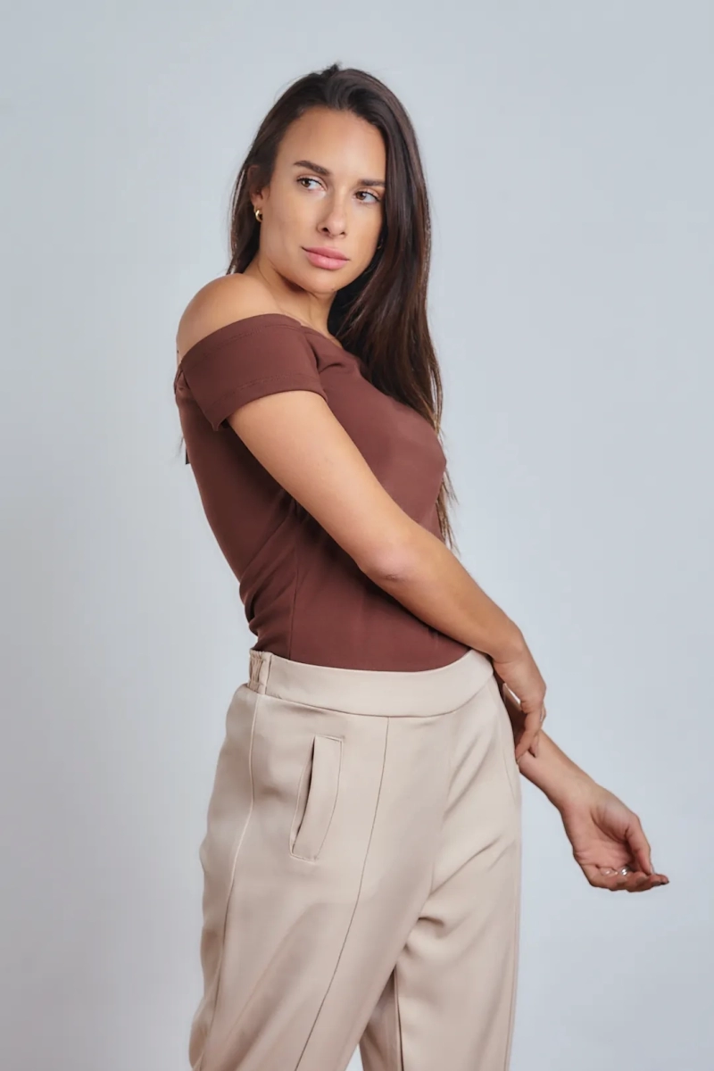 REMERA ALMENDRO