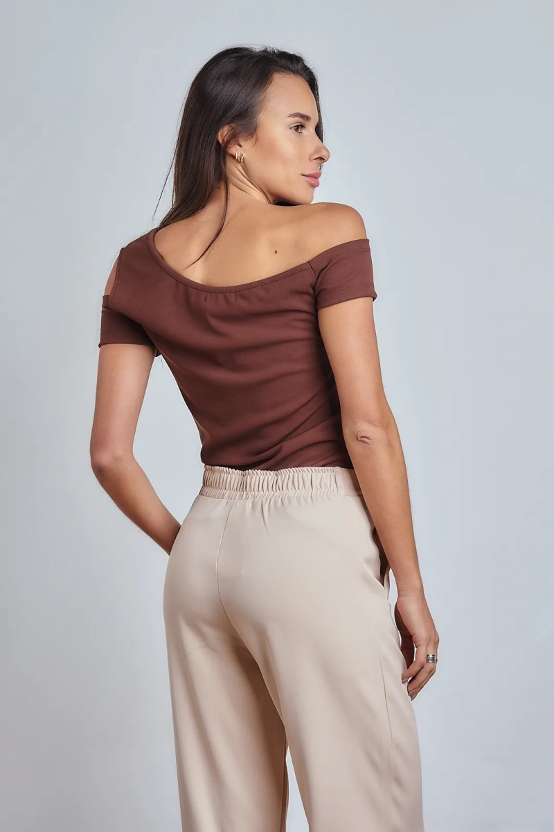 REMERA ALMENDRO